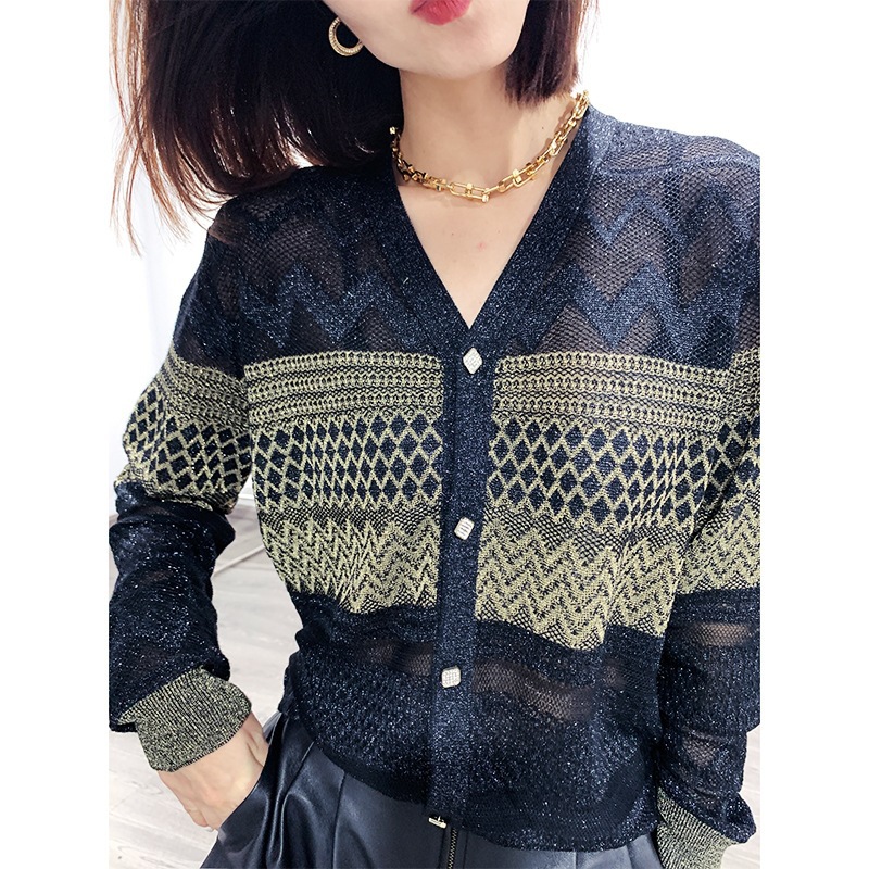 https://fulmo-img-server.com/cardigans/7793b936-e597-40f1-952f-a65795e47e3f.jpg