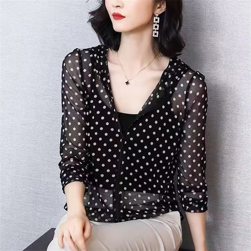 https://fulmo-img-server.com/cardigans/783df42b-3f7a-45c3-adbd-2d582b330e2d.jpg