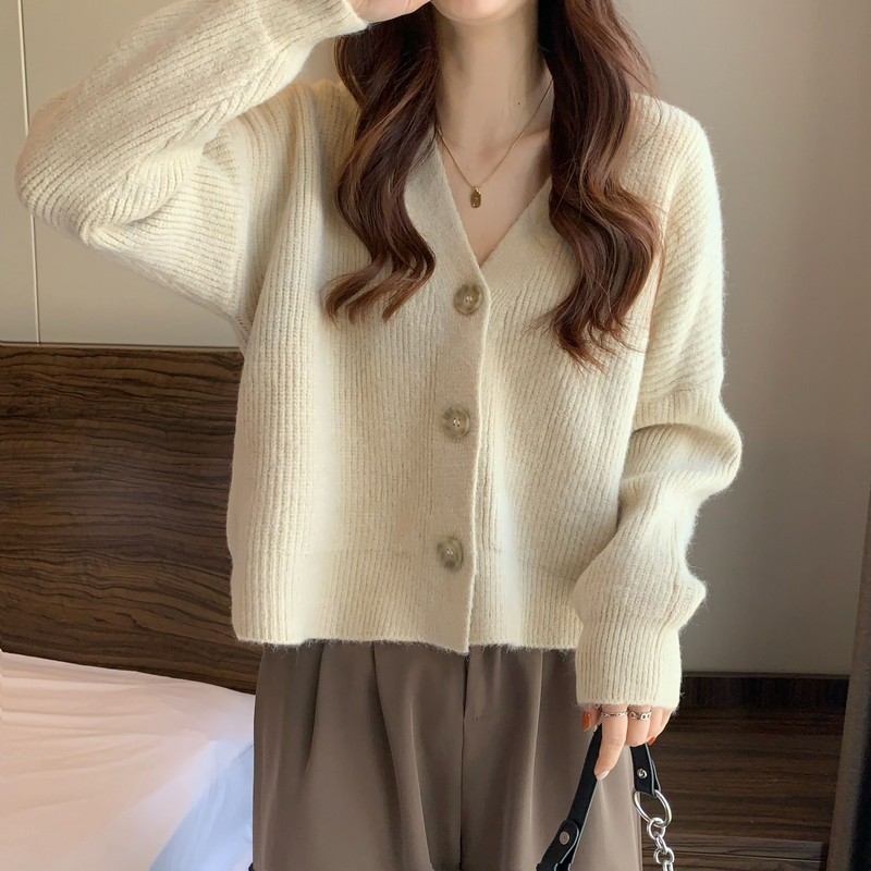 https://fulmo-img-server.com/cardigans/c0869753-61f2-4a51-ad08-8eae9512b513.jpg