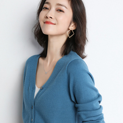 https://fulmo-img-server.com/cardigans/d8d8cd61-fc14-4054-8101-af0aef6b9f40.jpg