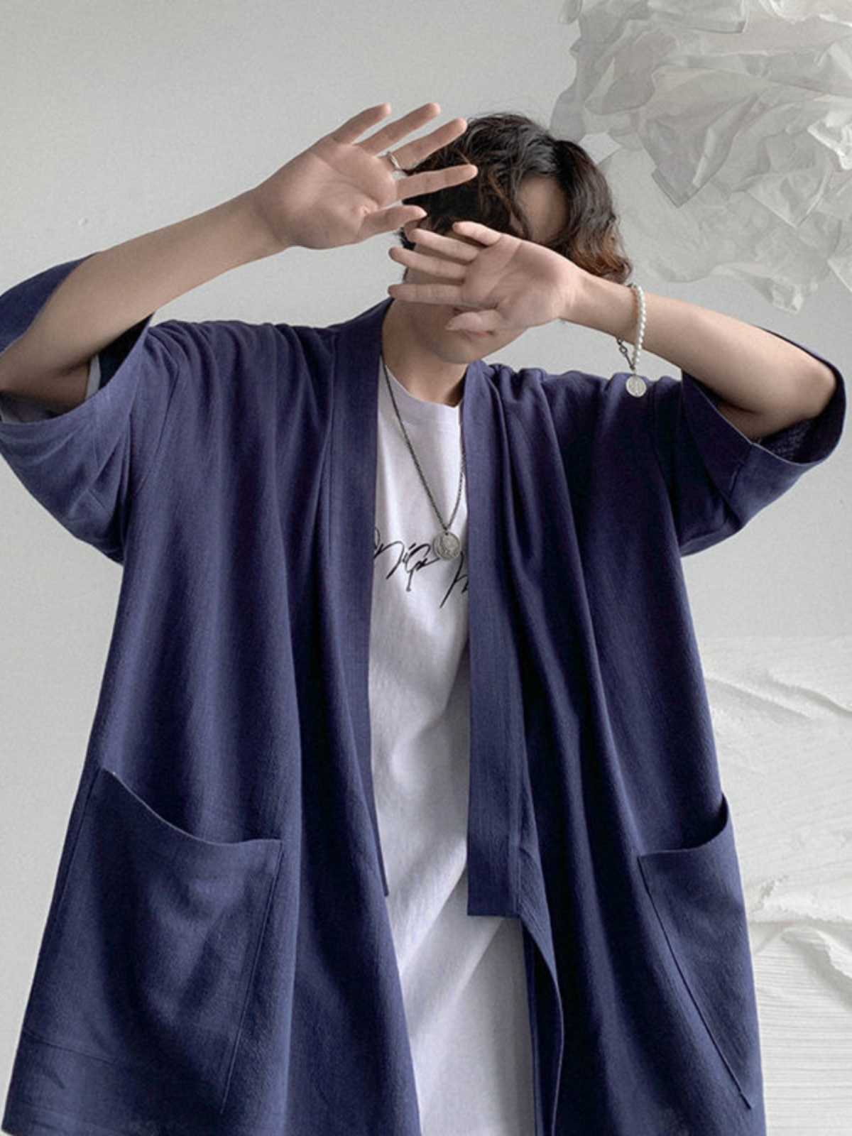信頼感と上品さを演出！ネイビーのメンズカーディガンおすすめ5選