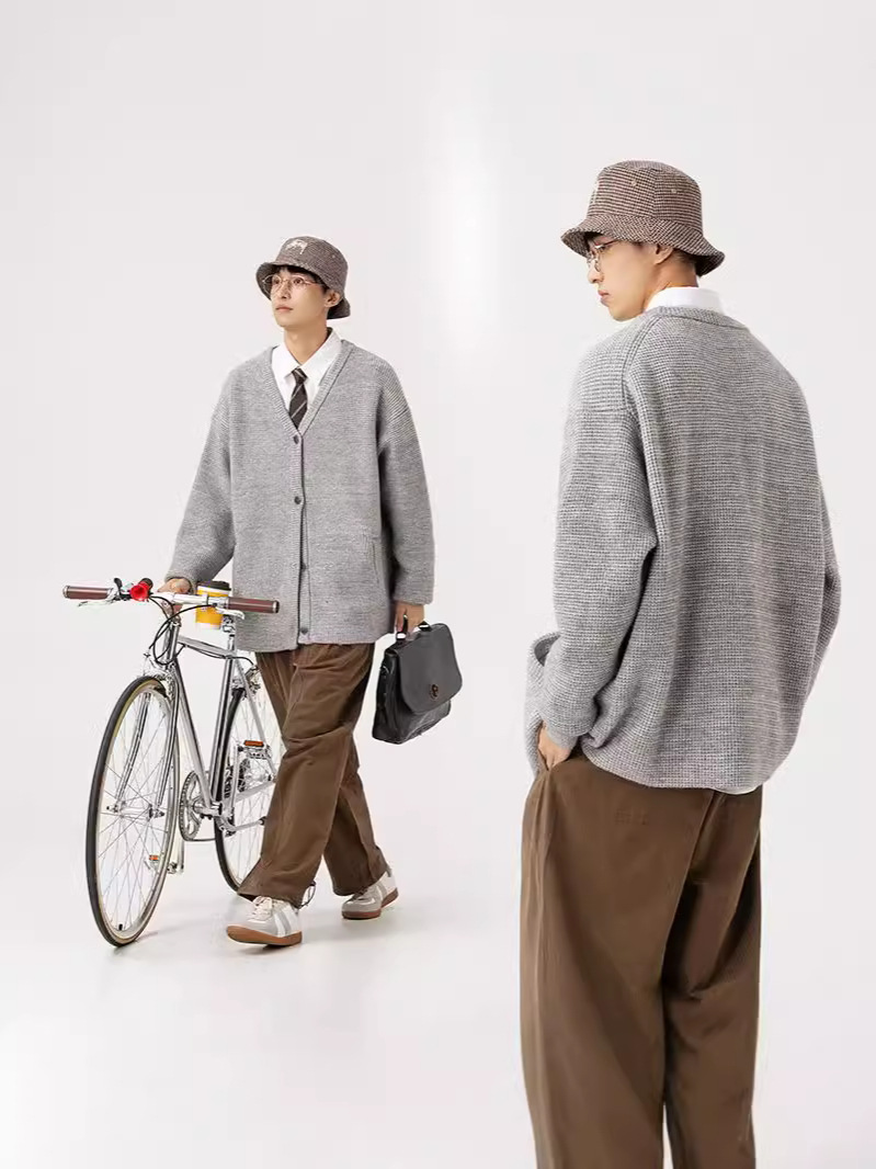 メンズ カーディガン  メンズ ニットカーディガン グレー ボタン式秋冬