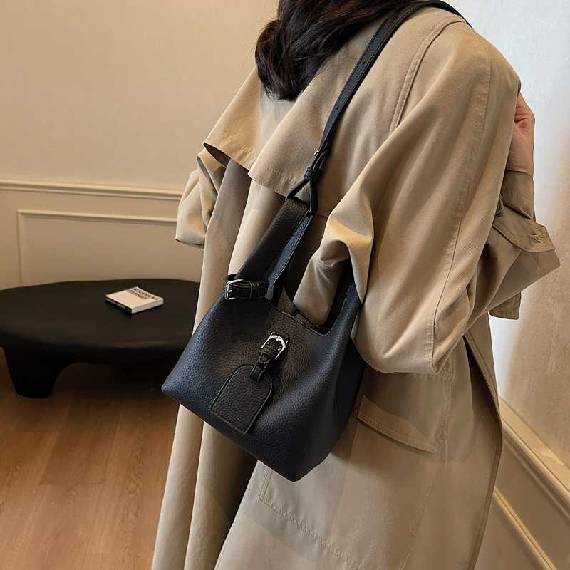 ビジネスバッグ レディース 上品なミニバケットショルダー