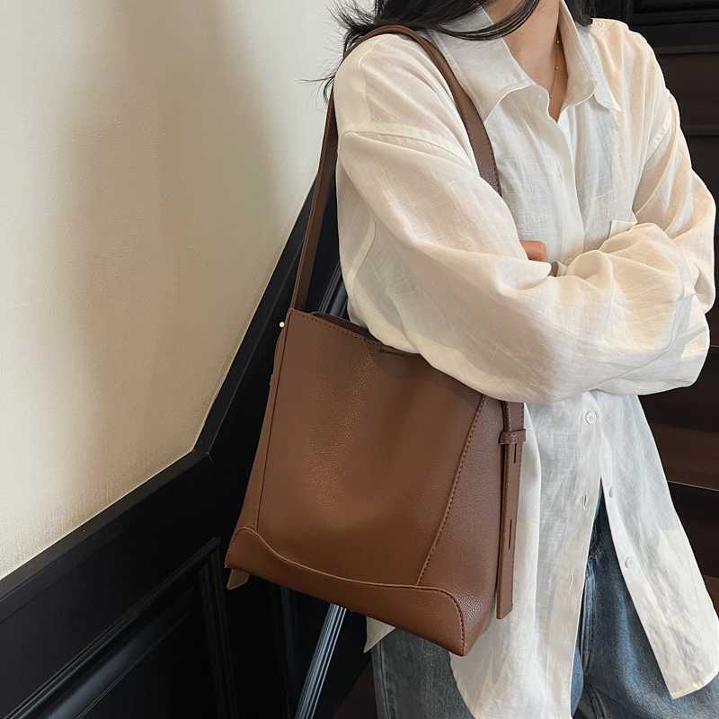 ビジネスバッグ レディース 洗練シンプルスクエアショルダー