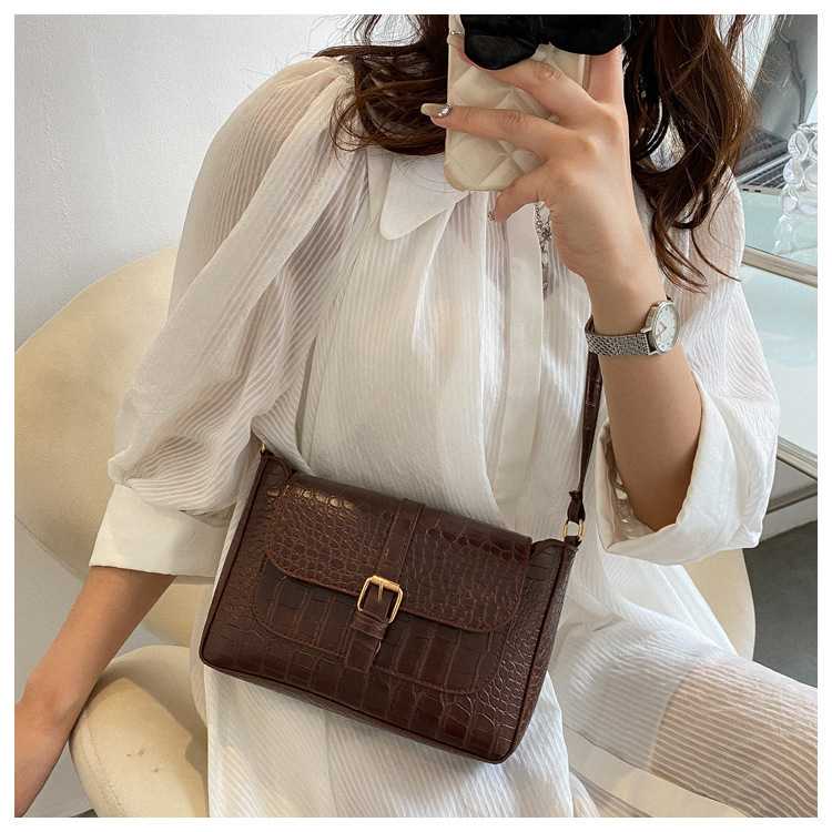 ビジネスバッグ レディース 型押し牛革の上品ミニショルダーバッグ