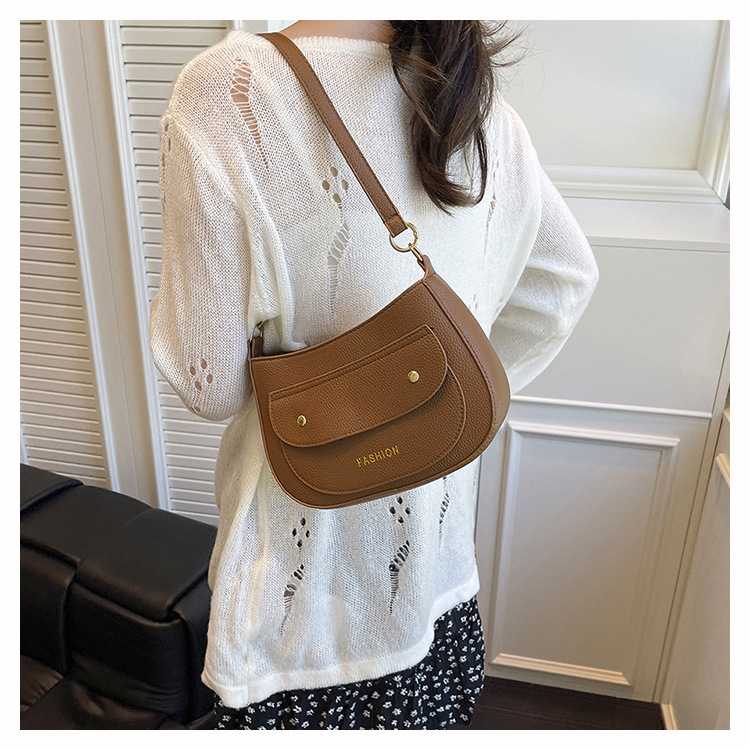 ビジネスバッグ レディース 半月形ポケット付きショルダーバッグ