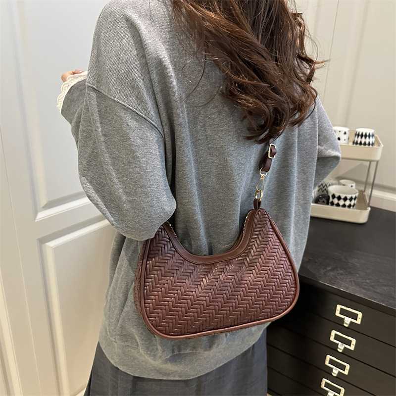 ビジネスバッグ レディース 編み込み模様のコンパクトショルダー