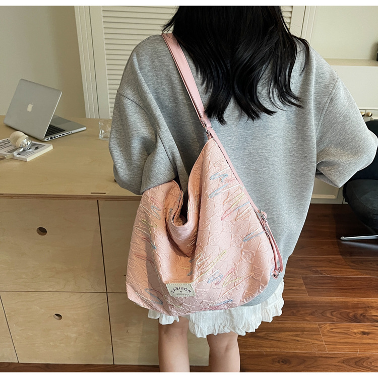 ビジネスバッグ レディース キルティング刺繍入り多機能ショルダー
