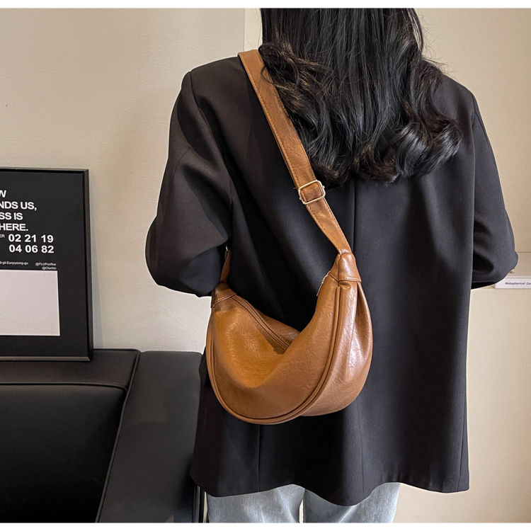ビジネスバッグ レディース 上品な三日月フォルム ショルダーバッグ