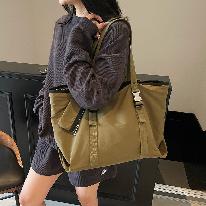 ビジネスバッグ レディース 機能美を追求した大容量トートバッグ