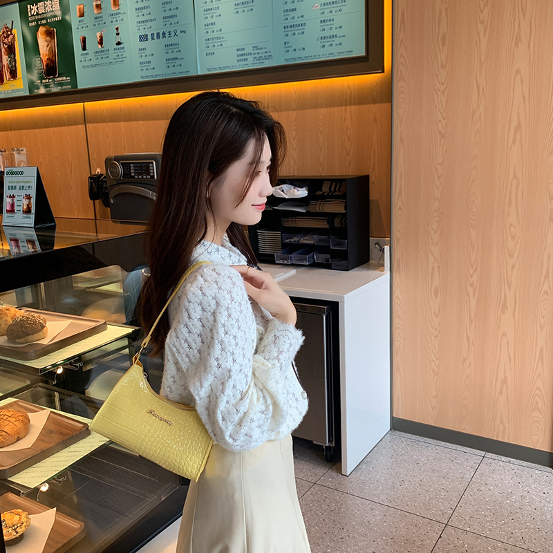 ビジネスバッグ レディース 型押しレザー風エレガントショルダーバッグ