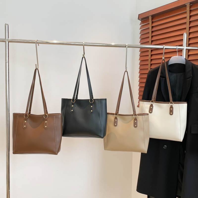 ビジネスバッグ レディース 上品シンプル 艶やか仕上げトートバッグ