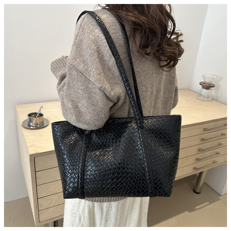 ビジネスバッグ レディース 編み込み風デザイン 上品トートバッグ