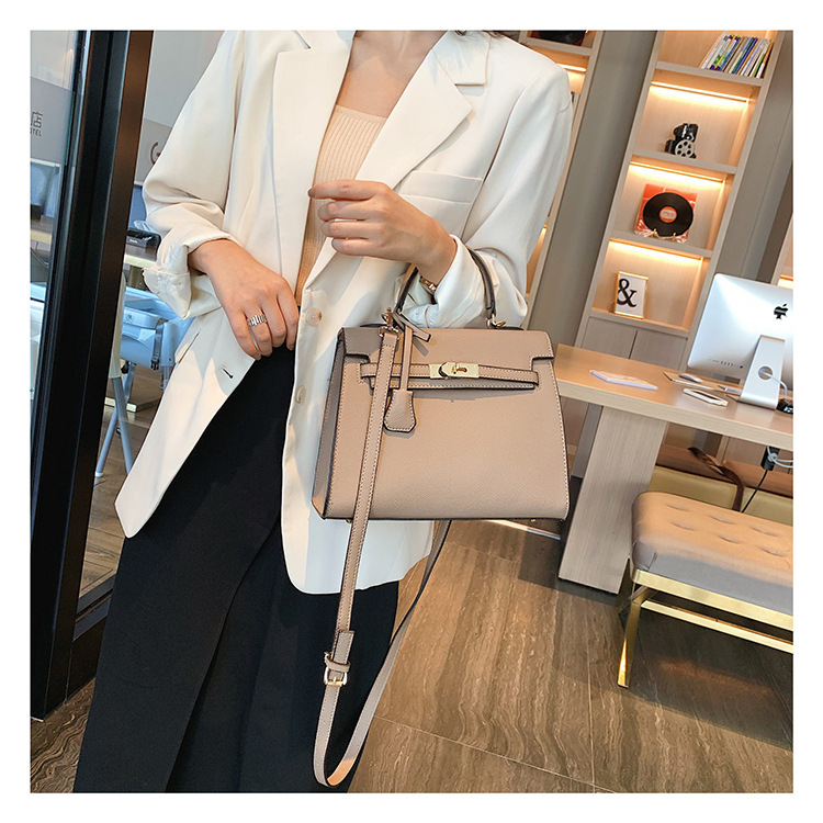 https://fulmo-img-server.com/cariismart/6fb19b10-6dc5-4eab-beda-b557a7530821.jpg