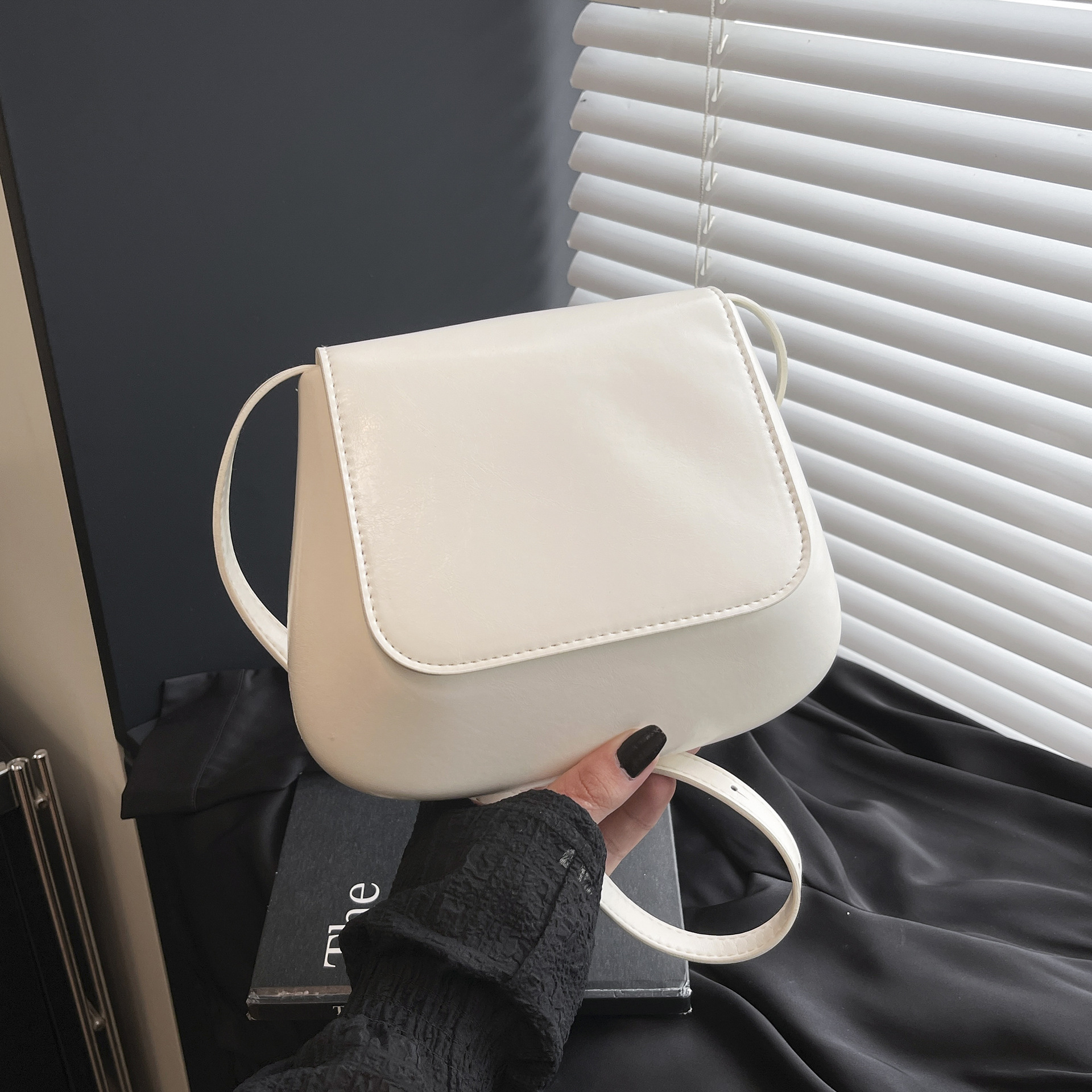 ビジネスバッグ レディース シンプル上品ミニショルダーバッグ
