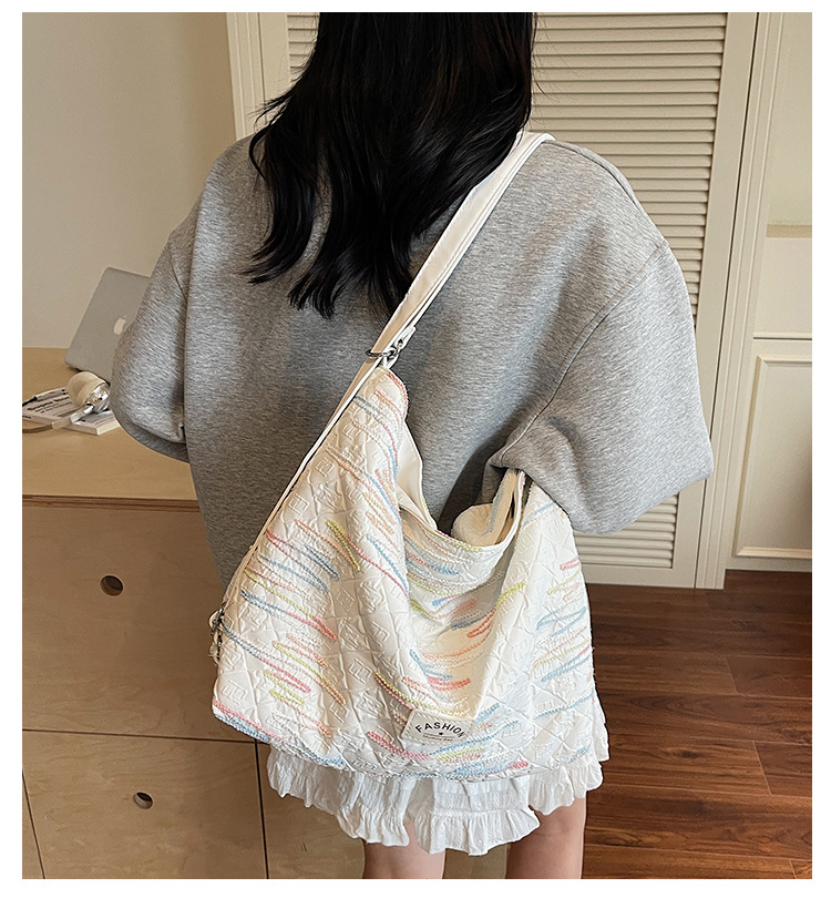 ビジネスバッグ レディース キルティング刺繍入り多機能ショルダー
