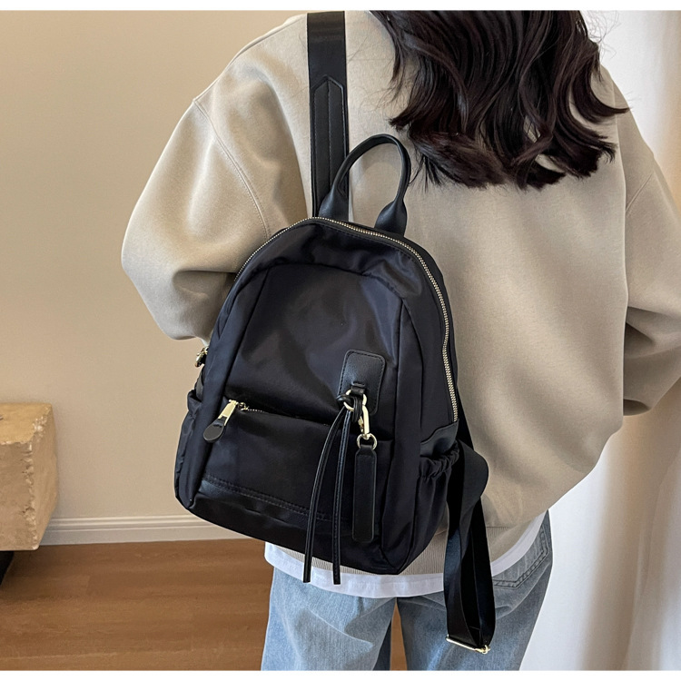 ビジネスバッグ レディース 上品コンパクト通勤リュック