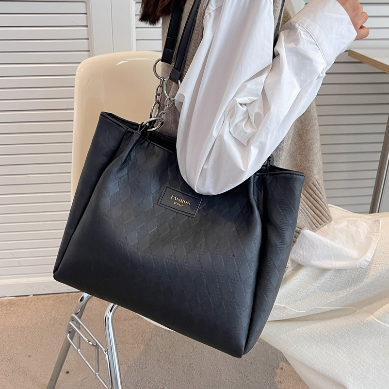 ビジネスバッグ レディース 菱形模様の上品トートバッグ