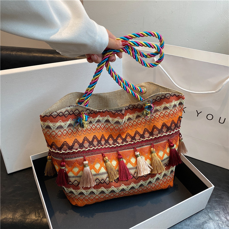 ビジネスバッグ レディース エスニック柄タッセル付き大容量トートバッグ