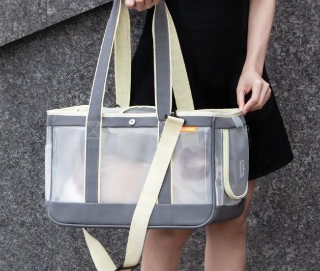 猫キャリーバッグ 通気性抜群メッシュ窓付き軽量ソフト猫用お出かけ鞄