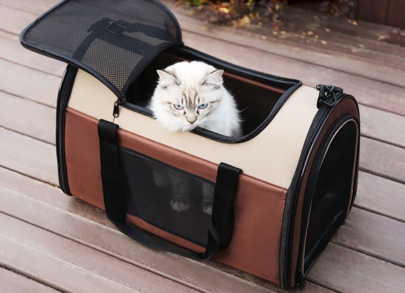 猫キャリーバッグ 三方向開閉式通気性抜群猫用持ち運び鞄
