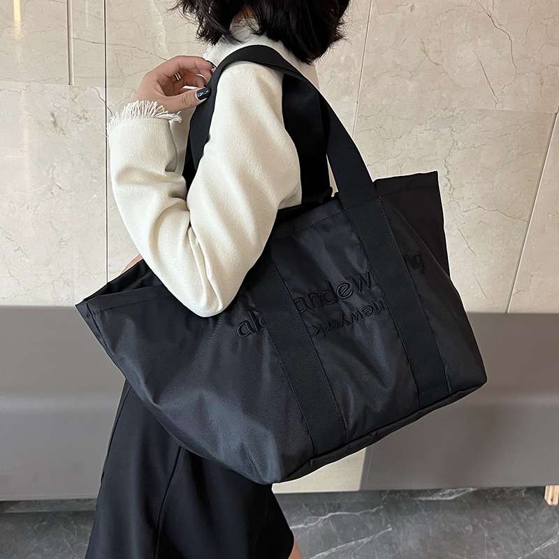 https://fulmo-img-server.com/carry-on-bag/040b3493fb1a4f39ab4ad06afa686a02.jepg