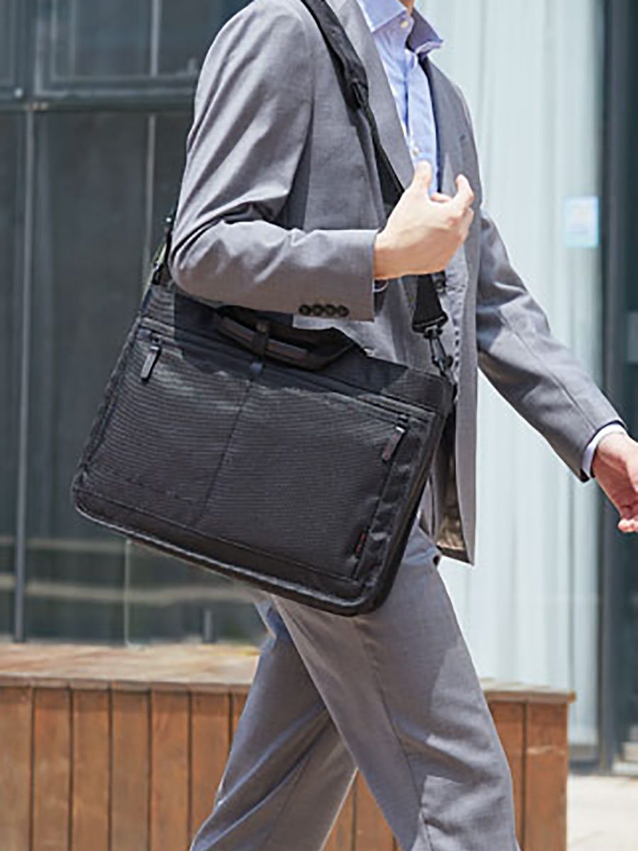 https://fulmo-img-server.com/carry-on-bag/0c678678-c696-4ac7-8047-cbce36e92790.jpg