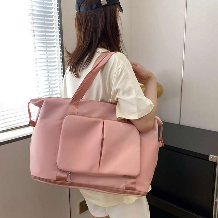 https://fulmo-img-server.com/carry-on-bag/1735010440515_7e36tcba_oijnsc7u