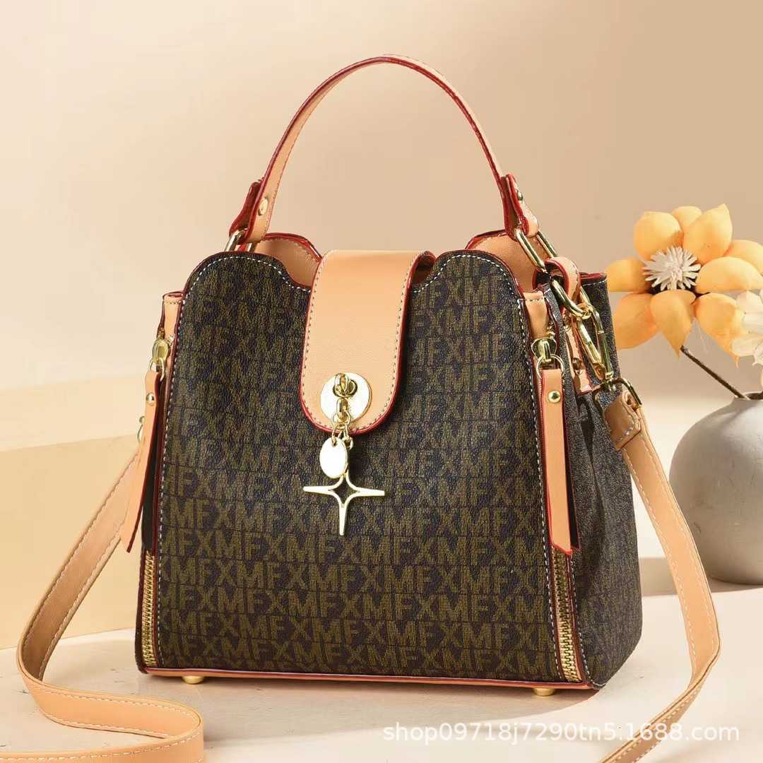 キャリー オン バッグ 高級モノグラム柄 ハンドバッグ