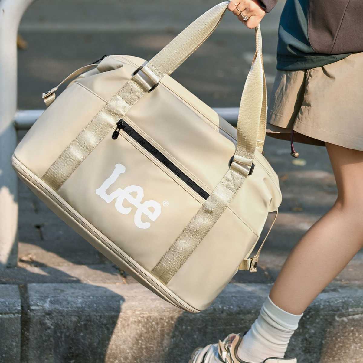 https://fulmo-img-server.com/carry-on-bag/1756444589129_kxhf54kh_nmhopxmt.jpeg