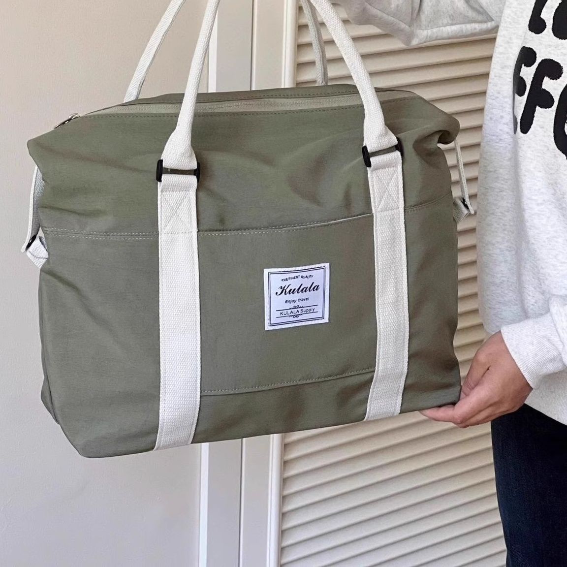 https://fulmo-img-server.com/carry-on-bag/1788575180053_mher7a18_d7gbd1nz.jpeg