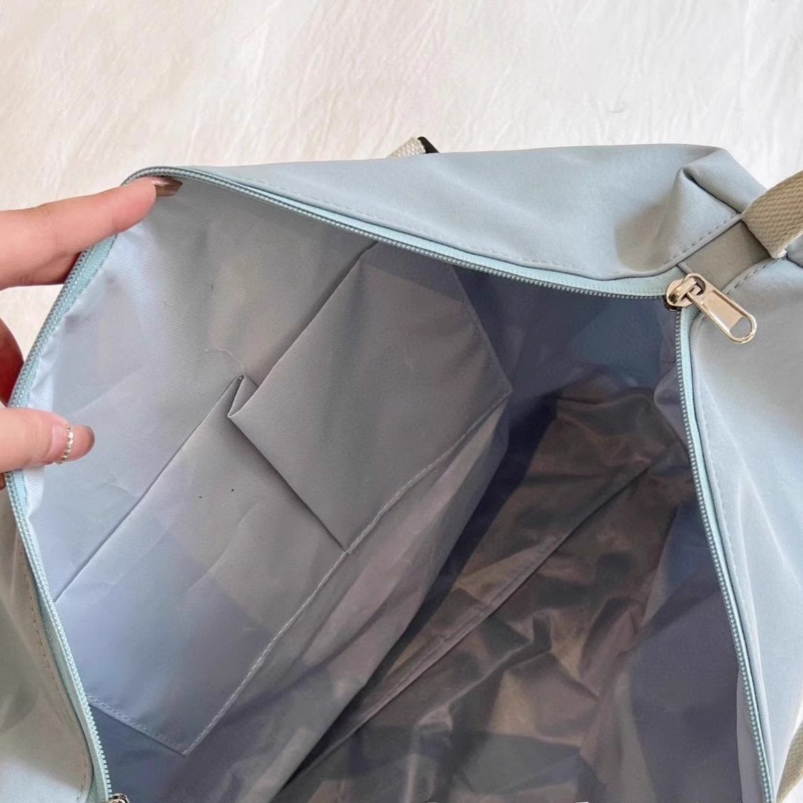 https://fulmo-img-server.com/carry-on-bag/1788575214919_rt4wxgte_wumo0eh5.jpeg
