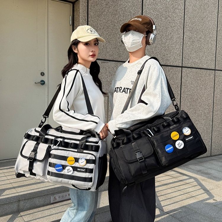 https://fulmo-img-server.com/carry-on-bag/1788578874352_xraqe82q_pynqq6tj.jpeg