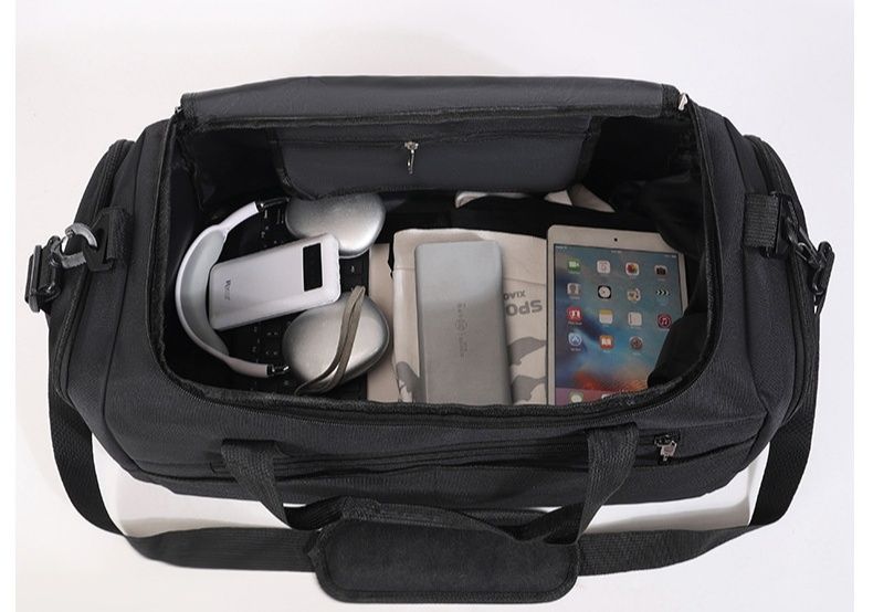 https://fulmo-img-server.com/carry-on-bag/1788583419092_uj7yly1r_zs4nvri9.jpeg