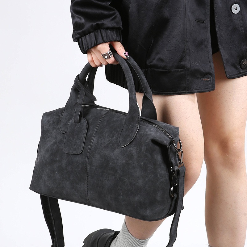 https://fulmo-img-server.com/carry-on-bag/191f7d4e-83fe-490d-8aa8-56aec70fd3a1.jpg