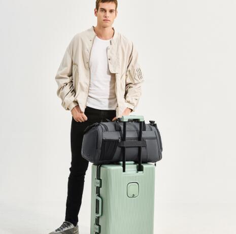 https://fulmo-img-server.com/carry-on-bag/2485612e-101b-461a-bba2-690a0a24e9a3.jpg