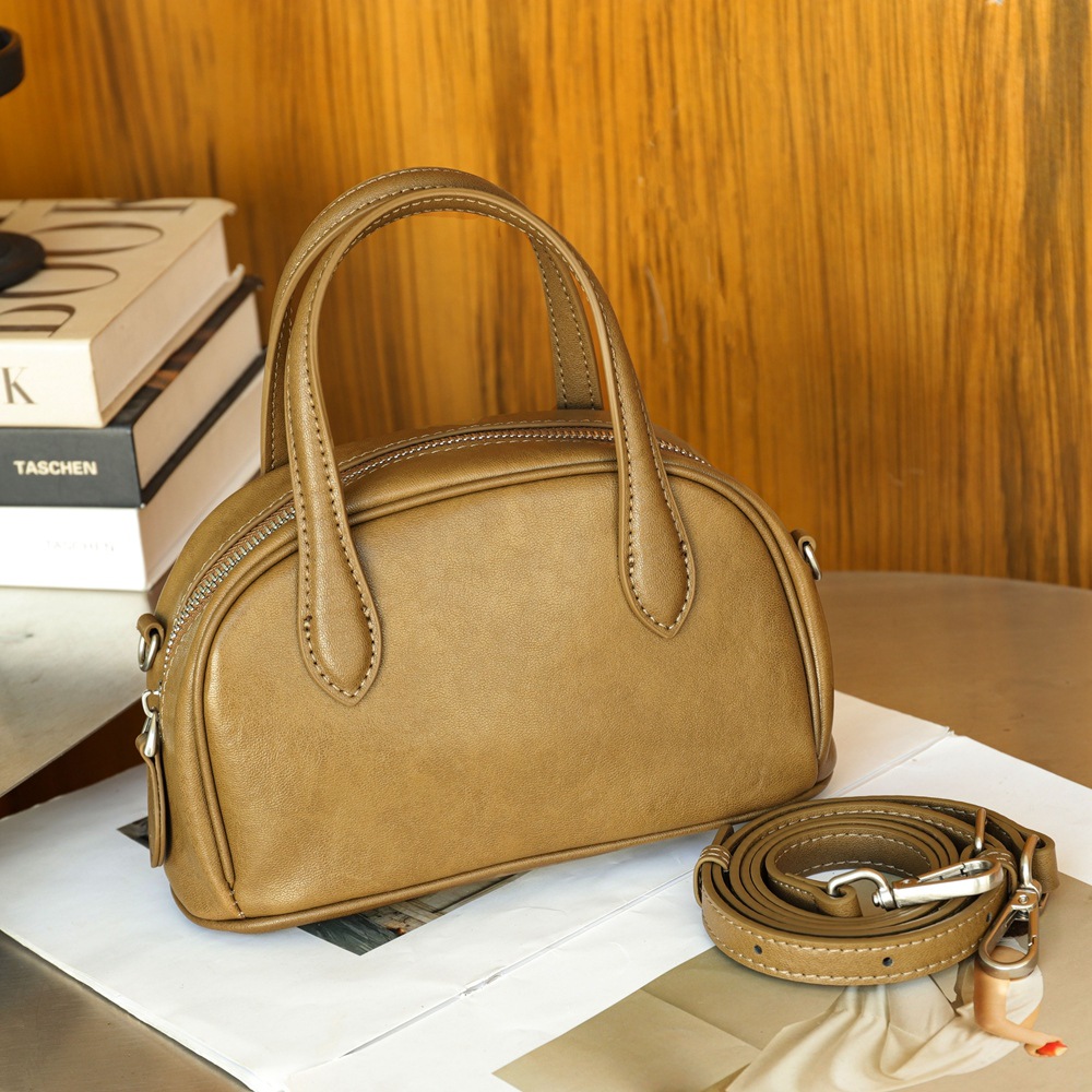 https://fulmo-img-server.com/carry-on-bag/2c62f09f-ffc6-4982-b10d-18ea907a4e96.jpg
