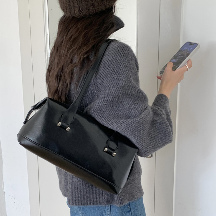 https://fulmo-img-server.com/carry-on-bag/331b7937-86e5-42ce-9d8f-a1f98ae3ebb9.jpg