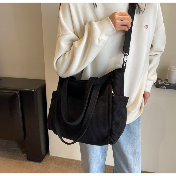 https://fulmo-img-server.com/carry-on-bag/334e463a-7566-40bc-9f76-98118293ecb0.jpg