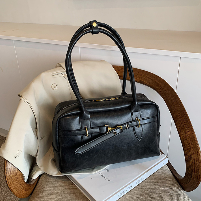 https://fulmo-img-server.com/carry-on-bag/3ad97eee-9e5e-495b-ba6e-8a071494a616.jpg