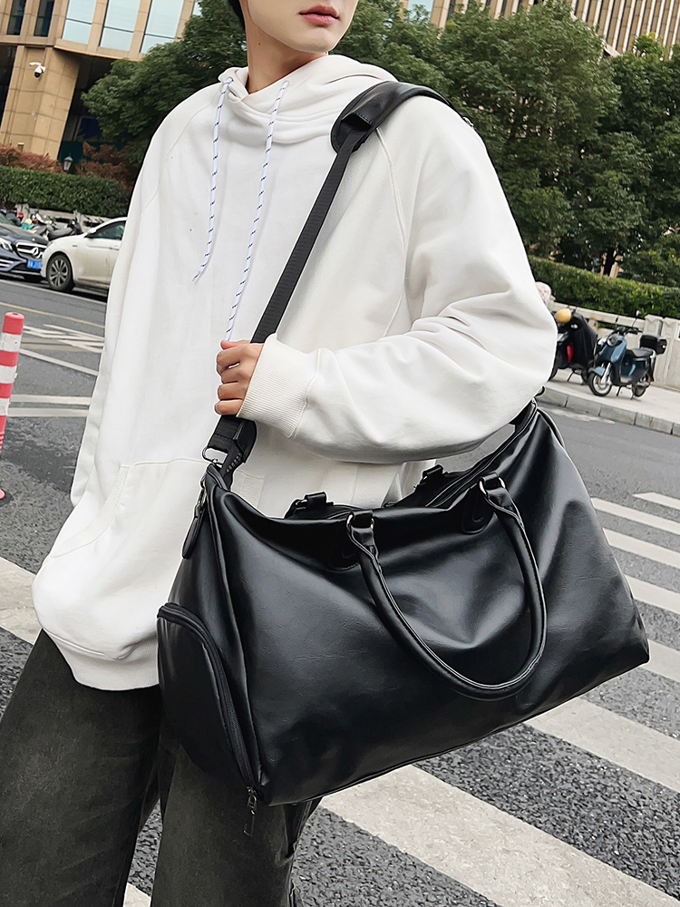 https://fulmo-img-server.com/carry-on-bag/45a608ce-8d7d-4436-88f1-beed2e06c840.jpg