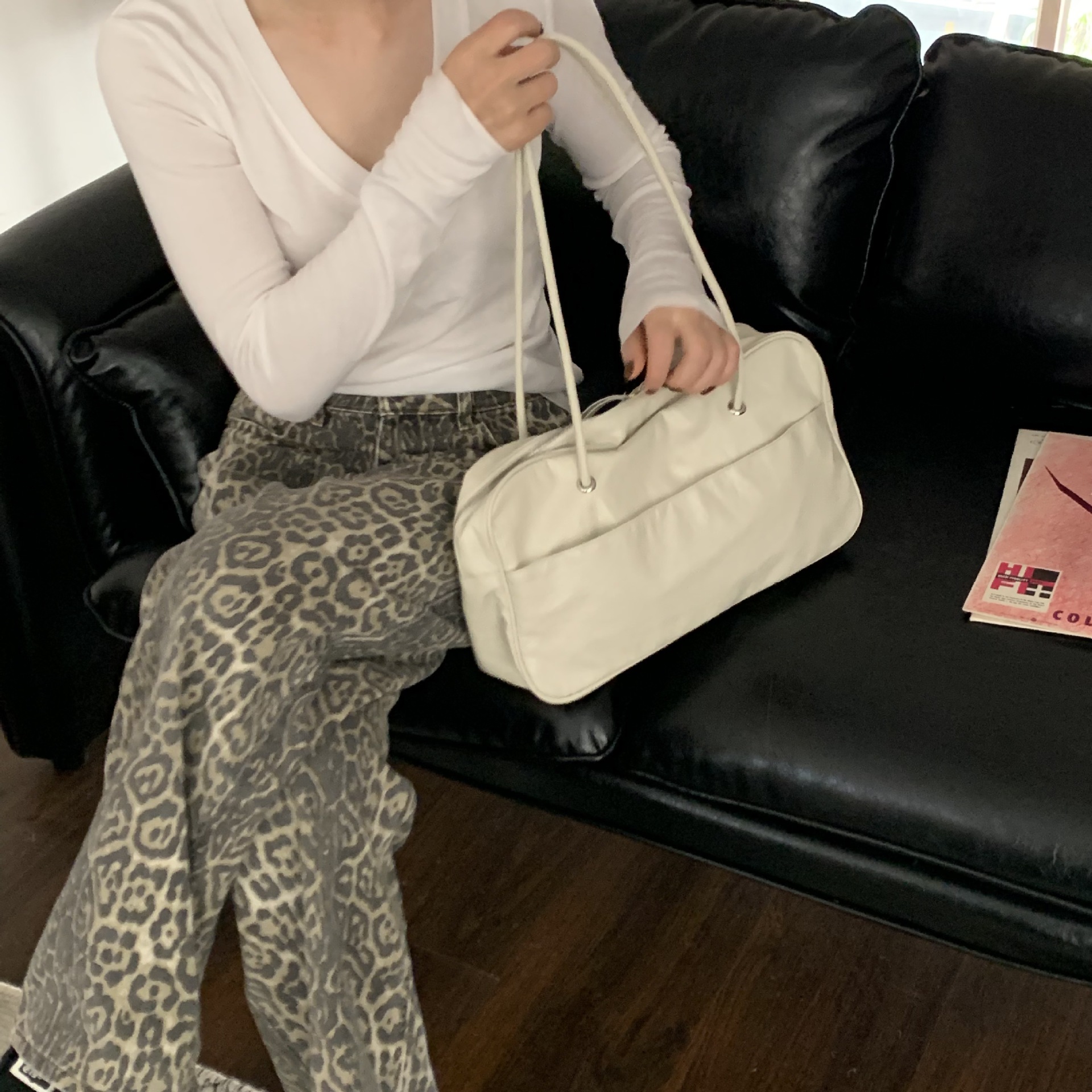https://fulmo-img-server.com/carry-on-bag/490255ba-f635-4f93-8fdc-c1ee92778d35.jpg