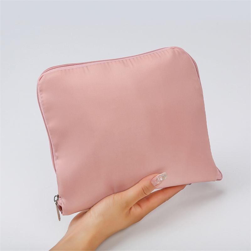 https://fulmo-img-server.com/carry-on-bag/4b638471-64fb-4b43-a2c5-a38faa65f29a.jpg