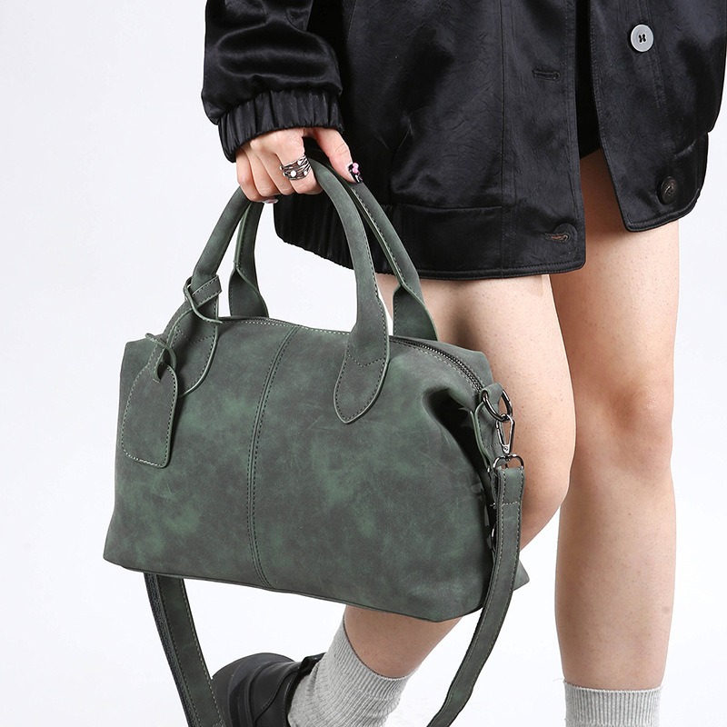 https://fulmo-img-server.com/carry-on-bag/4c6f6886-c63f-486d-b920-0f7970b3bf76.jpg