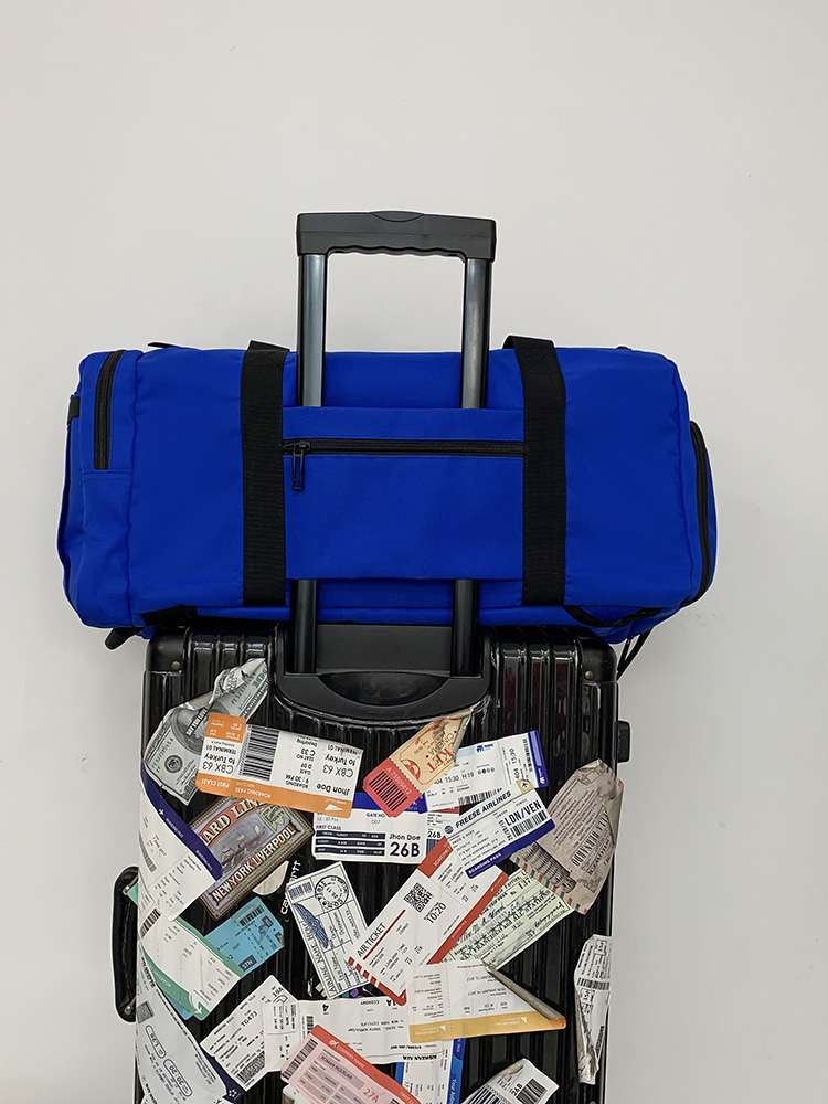 https://fulmo-img-server.com/carry-on-bag/4ff195bf7eb8434b9a2cfe3c91ee279d.jepg