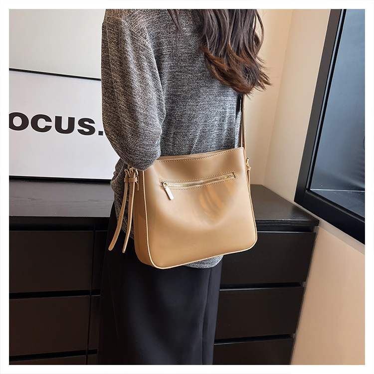 https://fulmo-img-server.com/carry-on-bag/54b52343-9ea4-488c-b719-26eafe344336.jpg