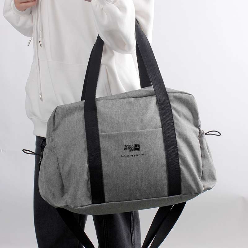 https://fulmo-img-server.com/carry-on-bag/5ec513c7731c47c79ea0834379bcbdde.jepg