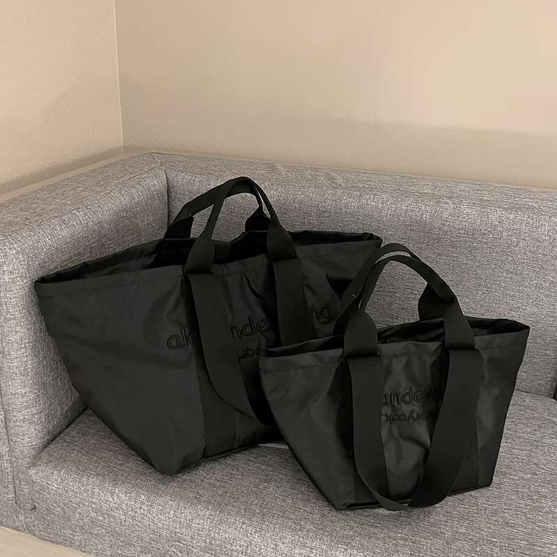 https://fulmo-img-server.com/carry-on-bag/6aa53b4fbd9e4808bb986d0c1671b8e7.jepg
