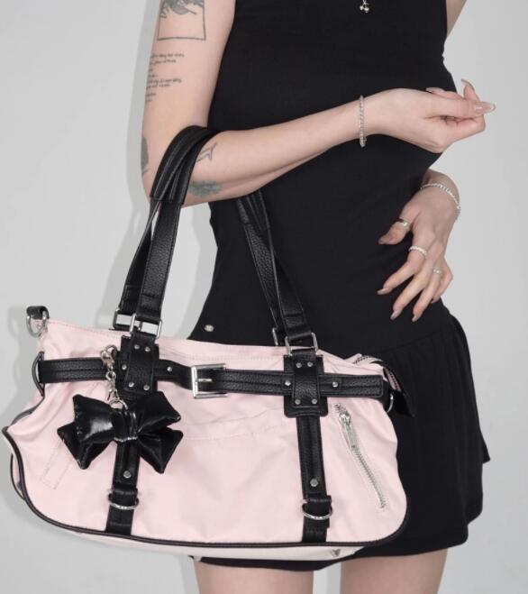 https://fulmo-img-server.com/carry-on-bag/6cd0a43c-3b16-401a-88df-50e6b5156989.jpg