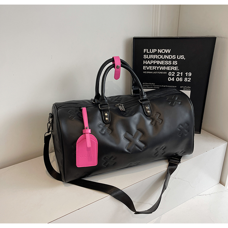 https://fulmo-img-server.com/carry-on-bag/74096767-cd8f-4d96-b3b4-bc881bd01d57.jpg